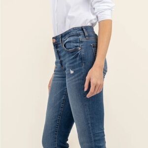 Kut from the Kloth Donna Ankle Skinny Cropped Jeans. Size 8